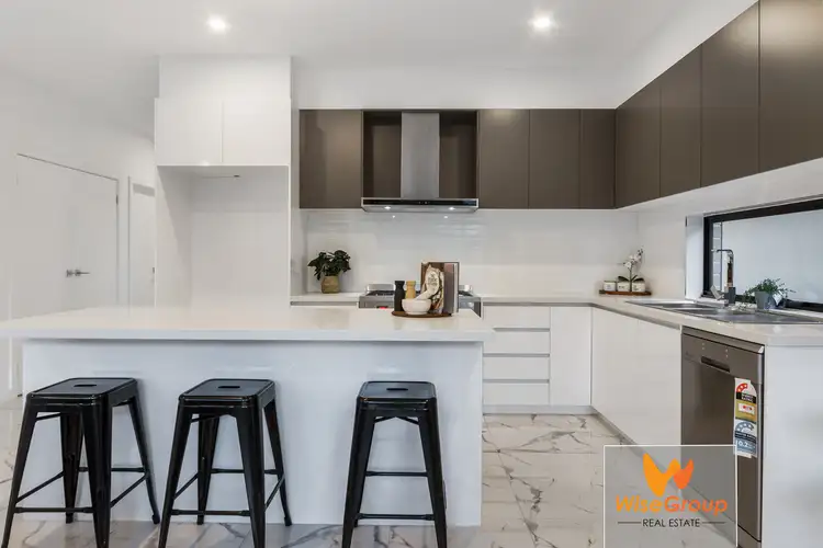 7 Stonethwaite Lane, Clyde North VIC 3978