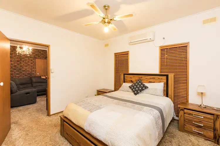 Fifth view of Homely house listing, 33 TEAL DRIVE, Mildura VIC 3500