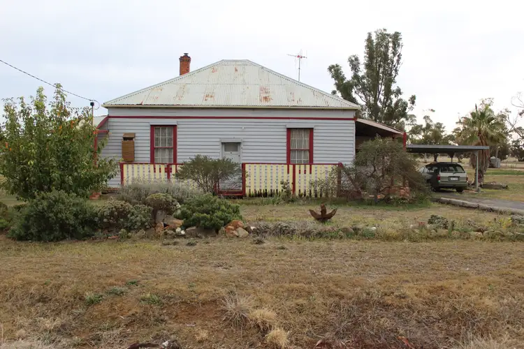 5 Mackay Street, Nhill VIC 3418