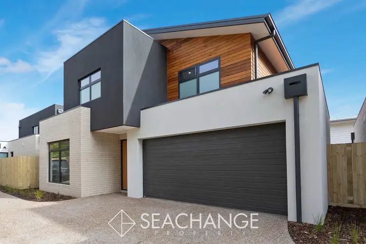 2/37 The Avenue, Mccrae VIC 3938