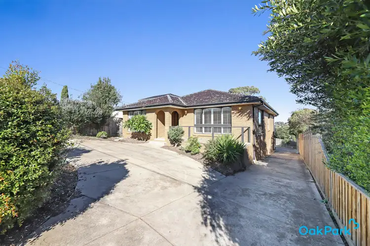 81 New Road, Oak Park VIC 3046