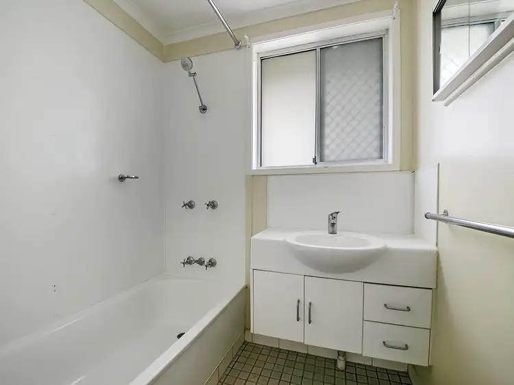 Third view of Homely house listing, 5 Roslyn Court, Loganlea QLD 4131