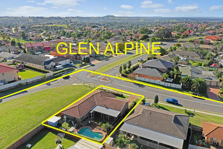108 Cleopatra Drive, Rosemeadow NSW 2560
