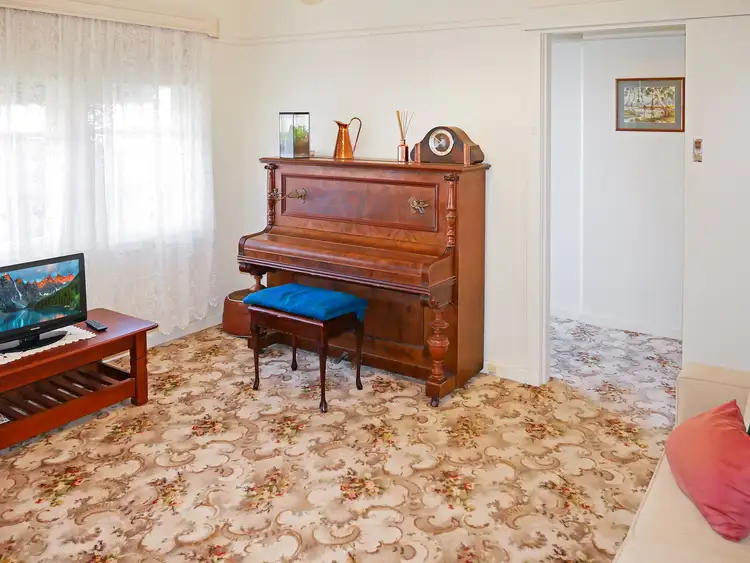 Fifth view of Homely house listing, 1/6 Maple Street, Leeton NSW 2705