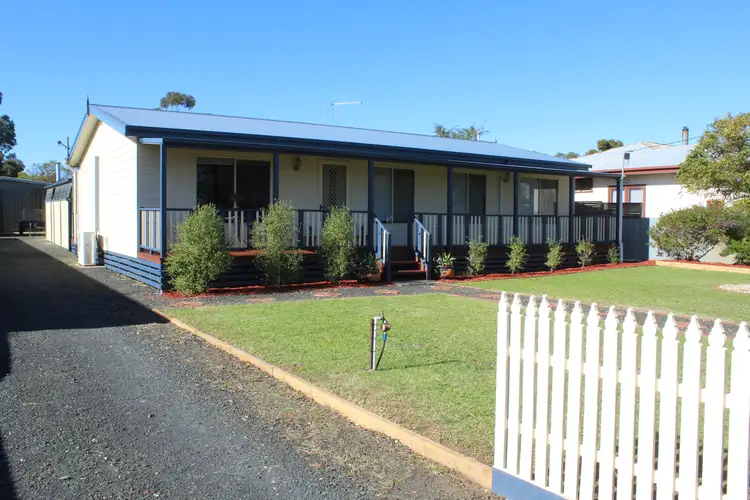 18 Queen Street, Nhill VIC 3418