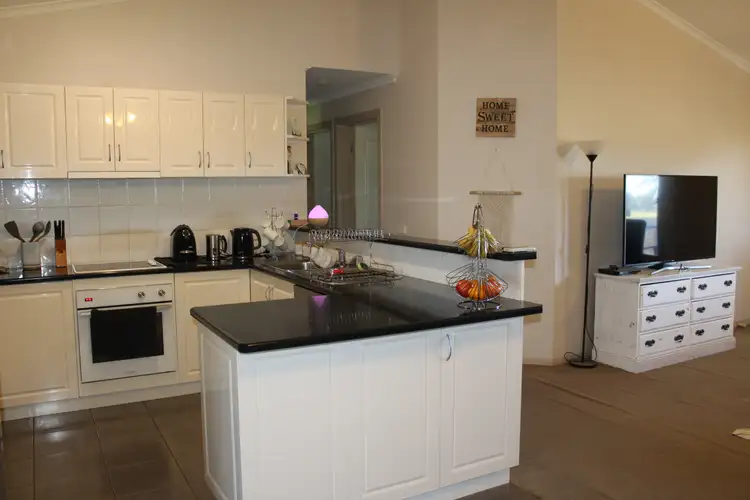 Fifth view of Homely house listing, 18 Queen Street, Nhill VIC 3418