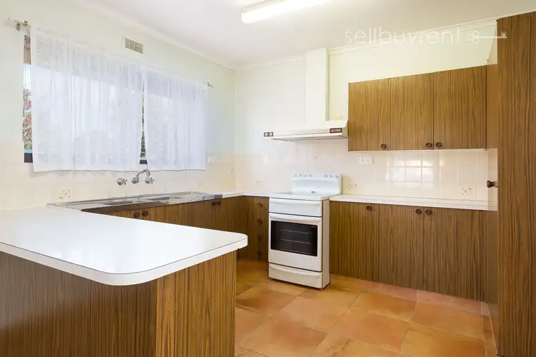 Fifth view of Homely house listing, 1 JADE COURT, Wodonga VIC 3690