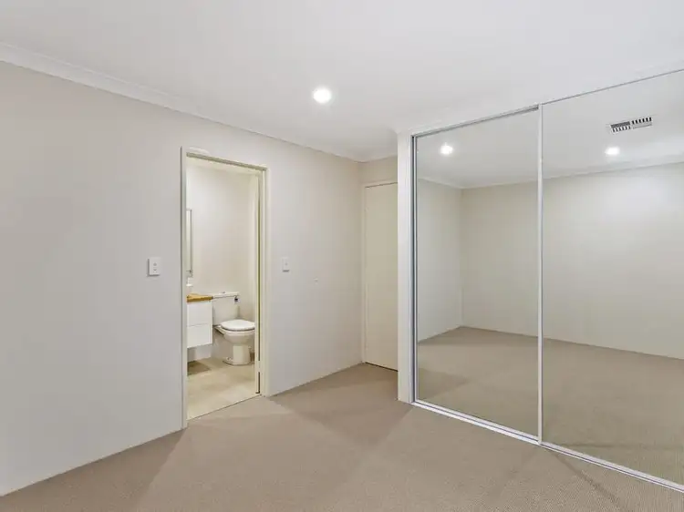 Fourth view of Homely unit listing, 4/16 Calvert Way, Girrawheen WA 6064
