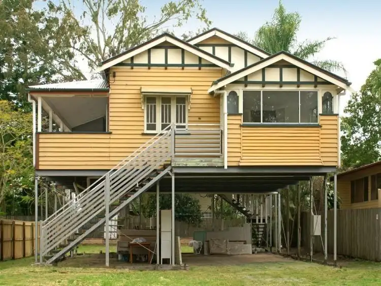 54 William Parade, Fairfield QLD 4103