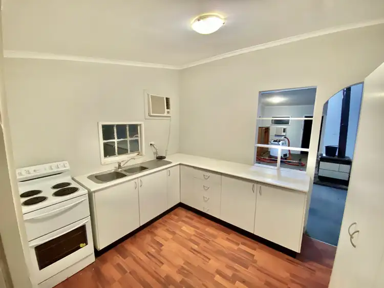 372 Sturt Place, Hay NSW 2711