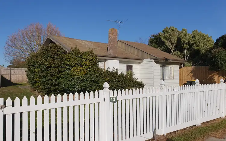 43 EDOLS STREET, Ballan VIC 3342
