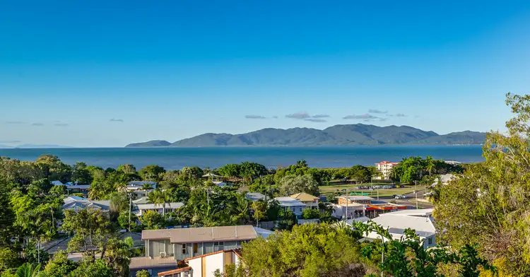 9 Saint James Drive, Belgian Gardens QLD 4810