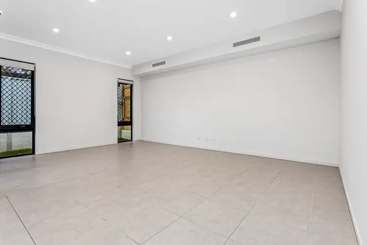 Fifth view of Homely house listing, 7 ATLANTIC PLACE, Pallara QLD 4110