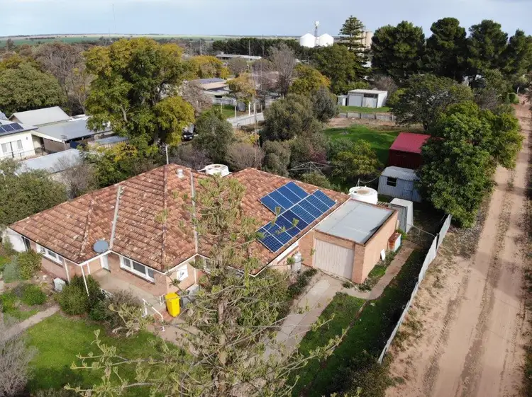 11 Church Street, Woomelang VIC 3485