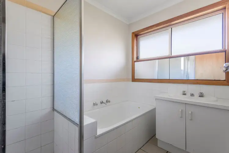 Sixth view of Homely unit listing, 4/24 Broadway, Bonbeach VIC 3196