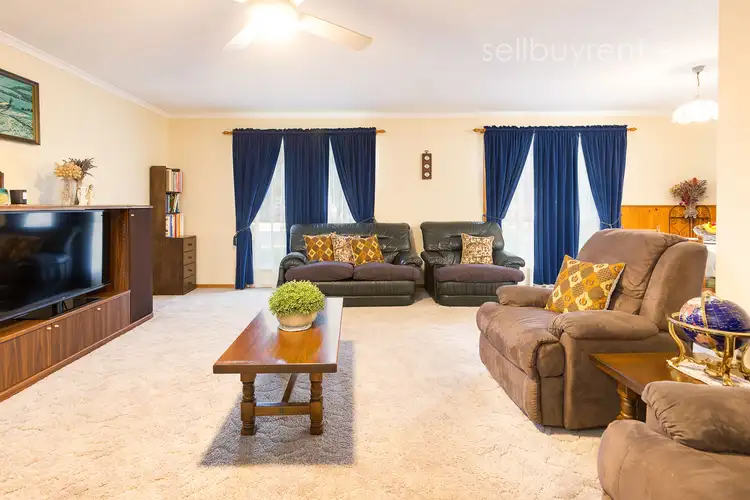 Fifth view of Homely house listing, 7 EDINBURGH CIRCUIT, Wodonga VIC 3690