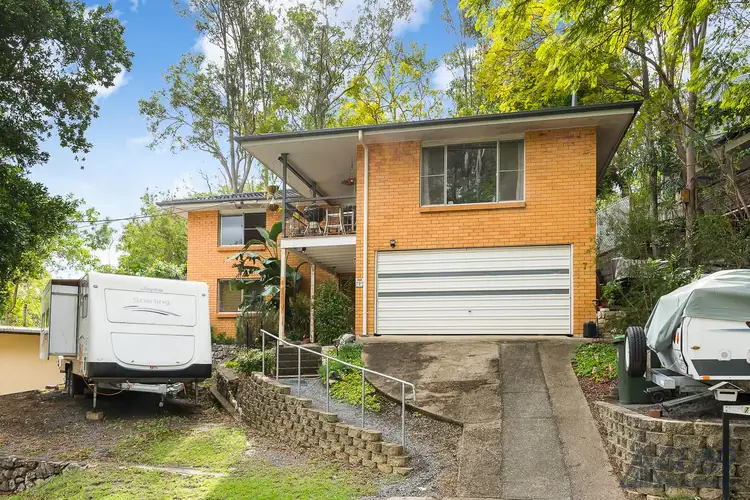 7 Kenhaven Street, Kenmore QLD 4069