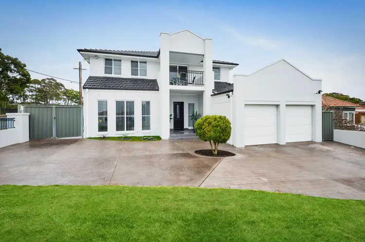 15 Woodlands Road, Taren Point NSW 2229