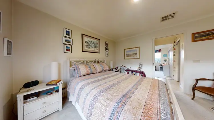 Seventh view of Homely house listing, 8 Emma Place, Quarry Hill VIC 3550