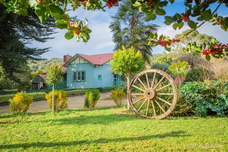 17 Meadowview Lane, Emerald VIC 3782