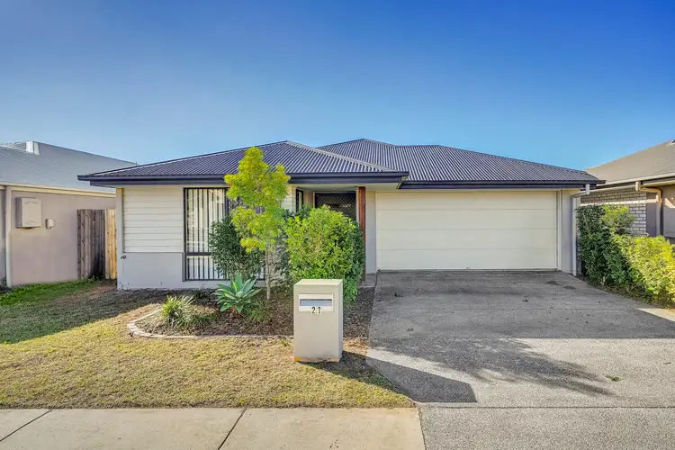 21 Stormbird St