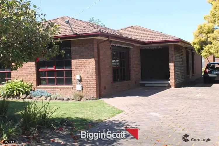 4 Valma Avenue, Cranbourne VIC 3977