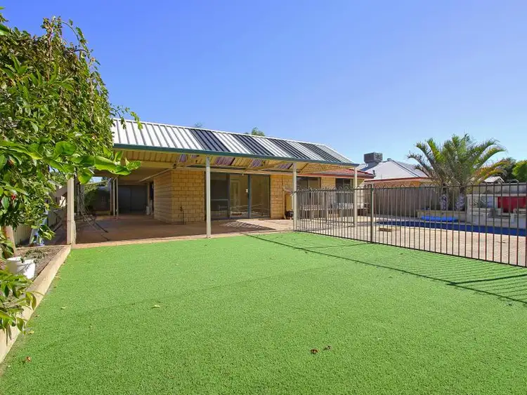 21 Brushbox Way, Huntingdale WA 6110