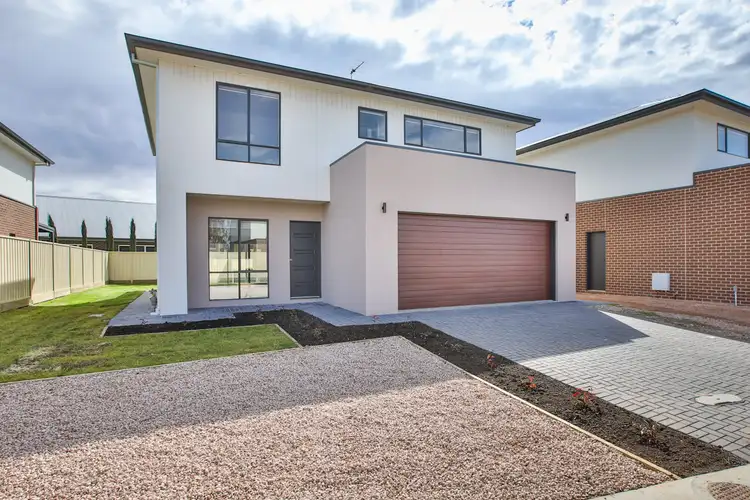 Main view of Homely house listing, 2/7 Toorak Drive, Irymple VIC 3498
