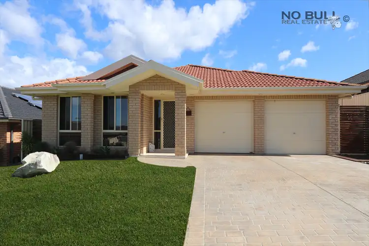 5 Hawkins Place, Cameron Park NSW 2285