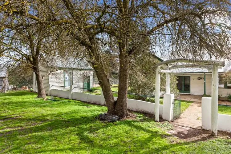 35 Five Gums Lane, Heathcote VIC 3523