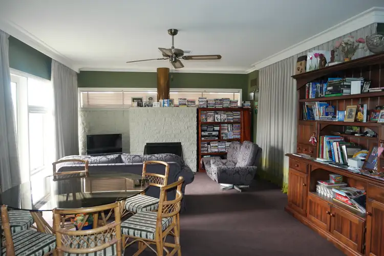 13 Laurence Avenue, Airport West VIC 3042