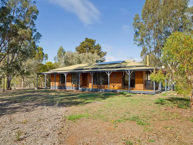 3 Dundas Street, Newstead VIC 3462