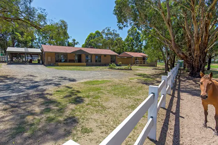 8 Japonica Drive, Yarra Glen VIC 3775