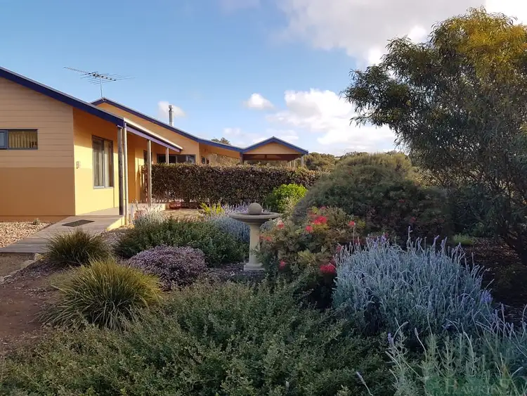 6 Casuarina Crescent, Penneshaw SA 5222