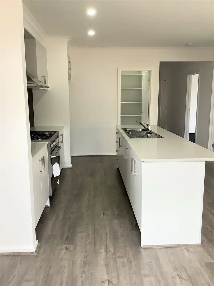 Fifth view of Homely house listing, 10 Kyeamba Circuit, Bacchus Marsh VIC 3340