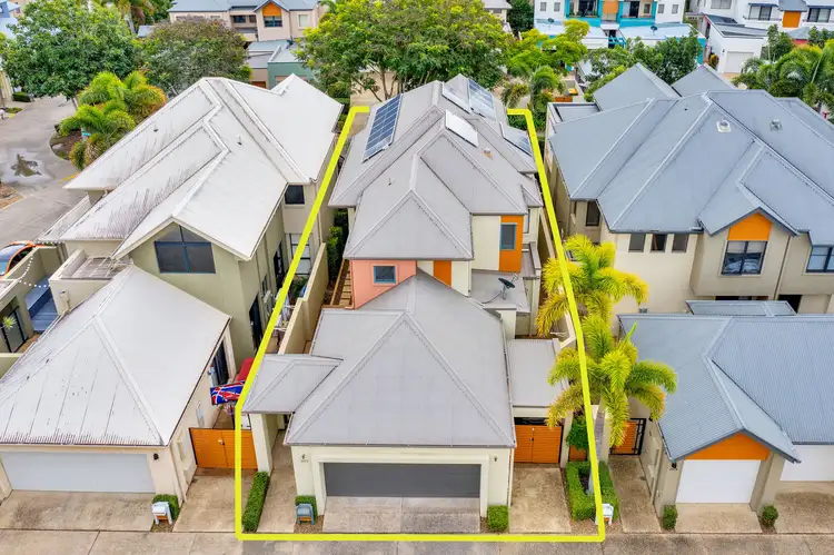 2073/@ 1 The Vistas Drive, Carrara QLD 4211