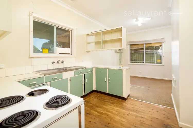 Fifth view of Homely house listing, 305 KOOBA STREET, North Albury NSW 2640