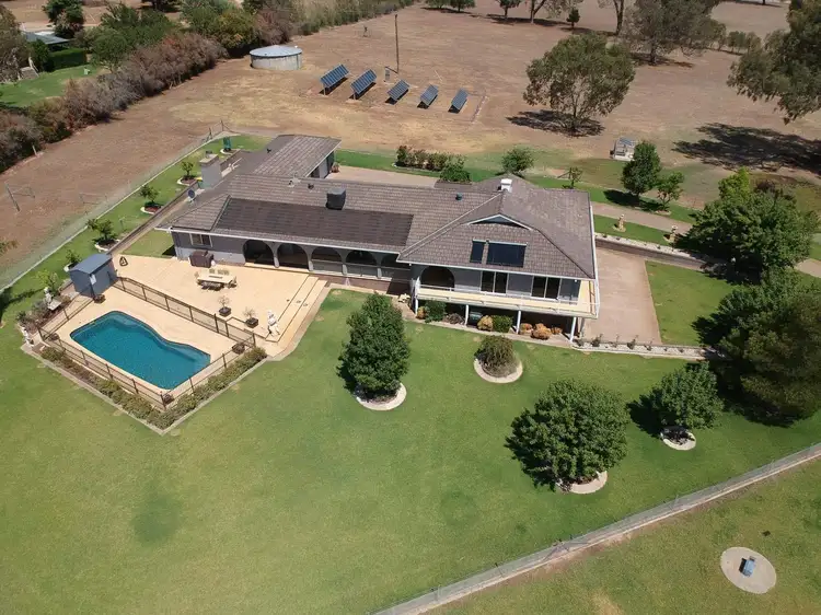 199 Burma Road, Table Top NSW 2640