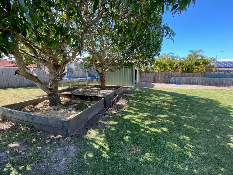 Seventh view of Homely house listing, 4 TWOLYN STREET, Urangan QLD 4655