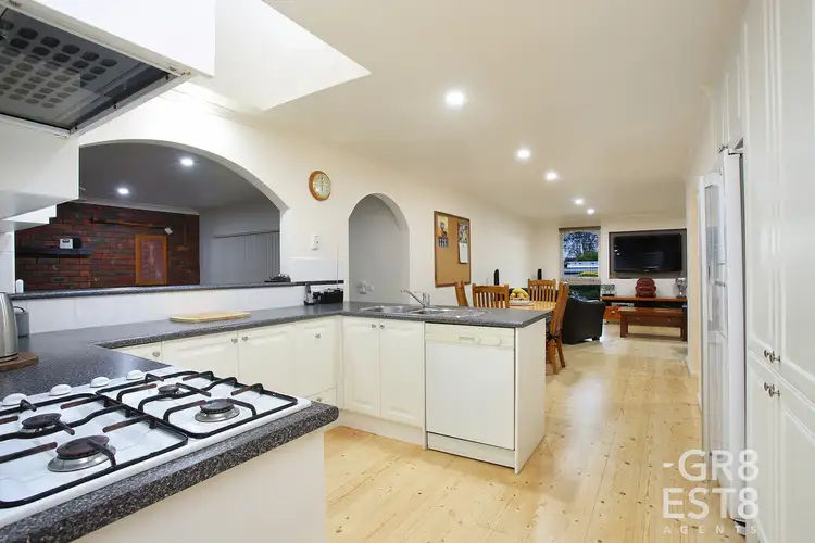 Fifth view of Homely house listing, 2 Carole Court, Cranbourne VIC 3977