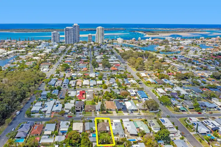 44 Ashgrove Avenue, Runaway Bay QLD 4216