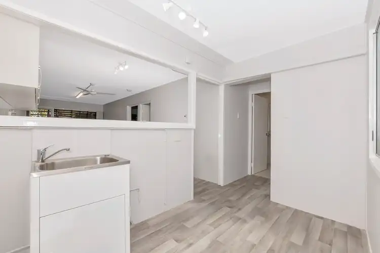 Seventh view of Homely block of units listing, 1-4 19 Carr Street, Hermit Park QLD 4812