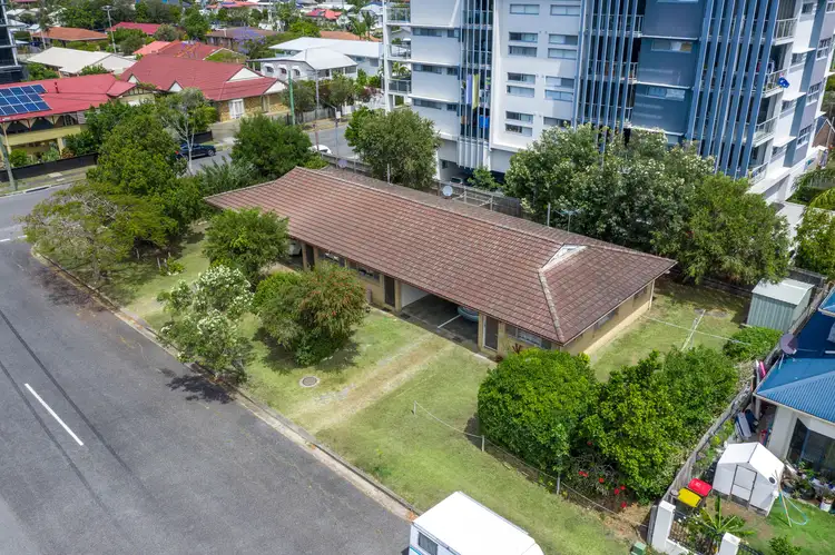 61 Ronald Street, Wynnum QLD 4178