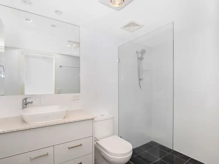 Sixth view of Homely apartment listing, 2/141 Dornoch Terrace, Highgate Hill QLD 4101