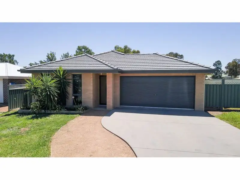 Main view of Homely house listing, 20 Dunheved Circle, Dubbo NSW 2830