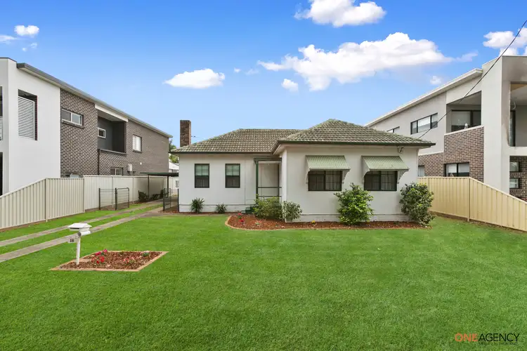 18 Anzac Mews, Wattle Grove NSW 2173