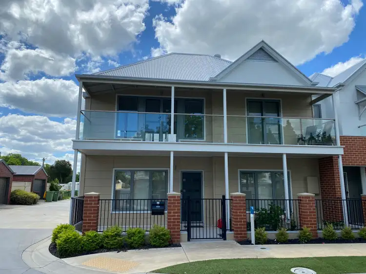 Main view of Homely townhouse listing, 31 Elmwood Circuit, Wodonga VIC 3690