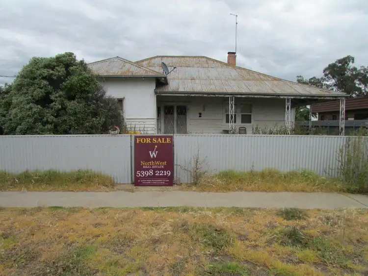 2 Jamouneau Street, Warracknabeal VIC 3393