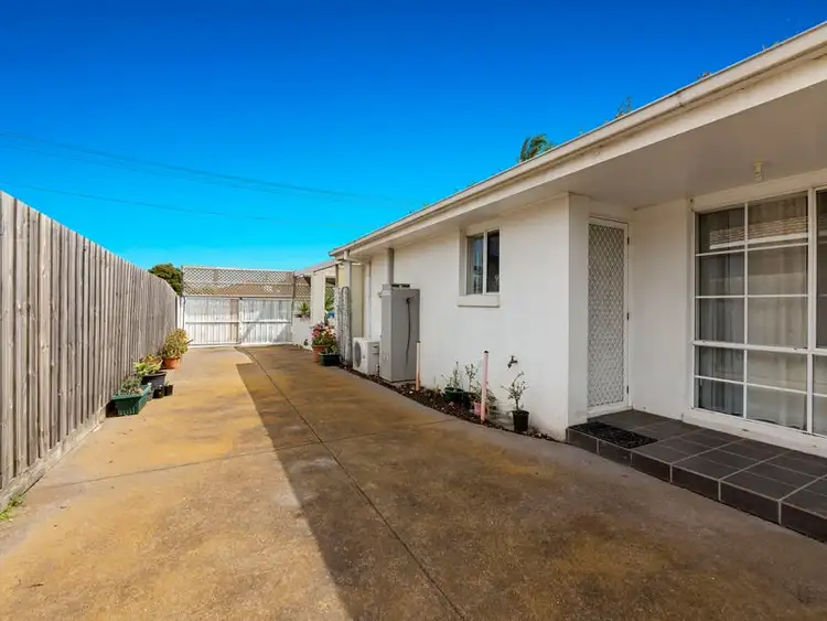 Seventh view of Homely unit listing, 1/106 Conrad Street, St Albans VIC 3021