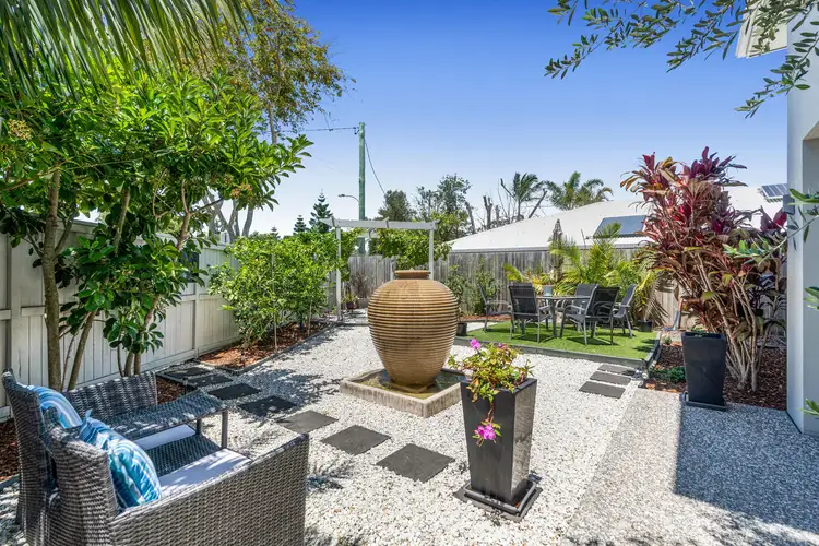8 Wynnum North Road, Wynnum West QLD 4178